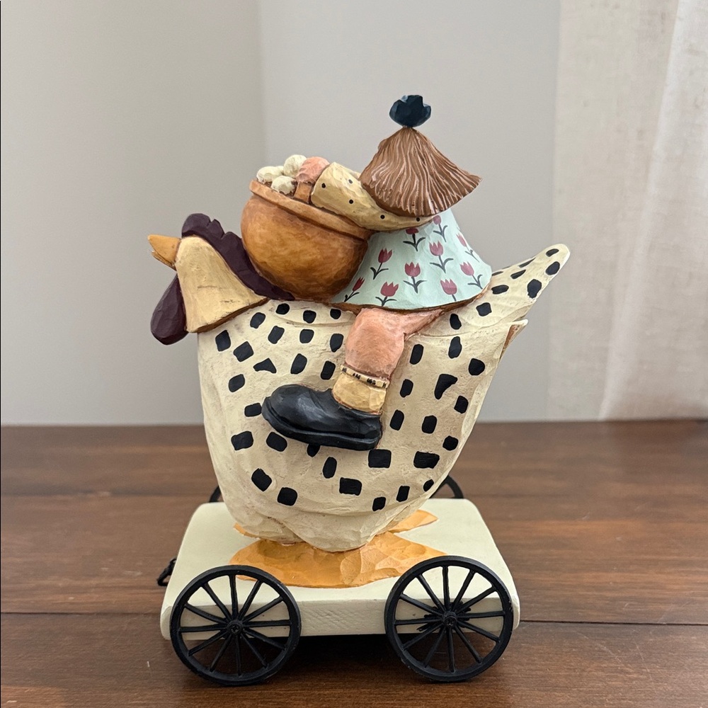 Willieray Studio Vintage Egg Hunt Folk Art Figurine WW7502 - Picture 8 of 11